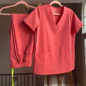 LIMITED EDITION FIGS SCRUBS // hot coral set